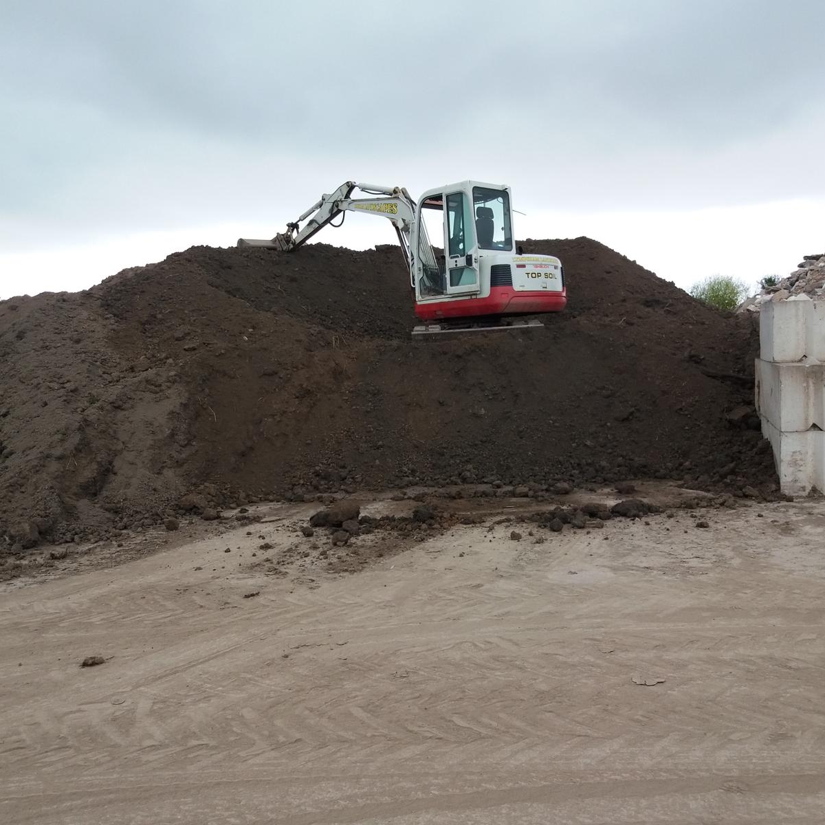 Lympsham Landscapes Topsoil Gallery
